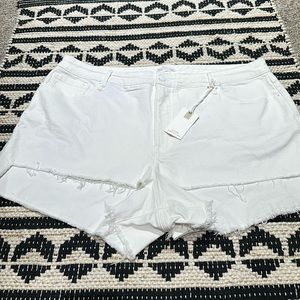 Nwt GOOD AMERICAN GOOD AMERICAN RAW HEM DENIM SHORTS IN WHITE